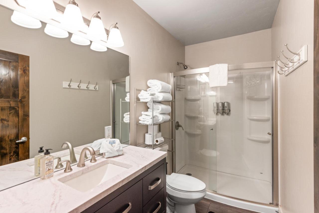 The Yellowstone Hideaway Unit A เวสต์เยลโลว์สโตน ภายนอก รูปภาพ