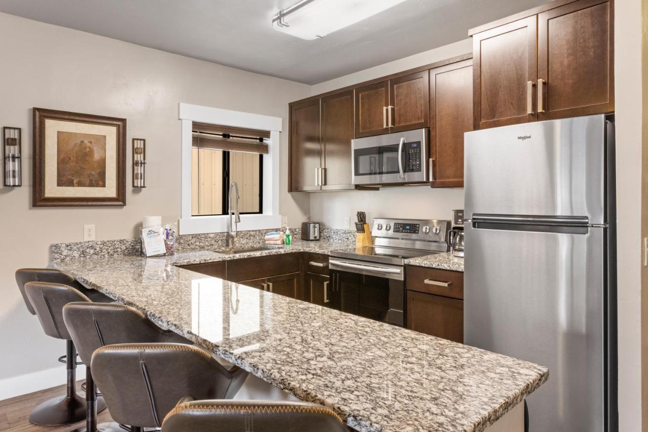 The Yellowstone Hideaway Unit A เวสต์เยลโลว์สโตน ภายนอก รูปภาพ
