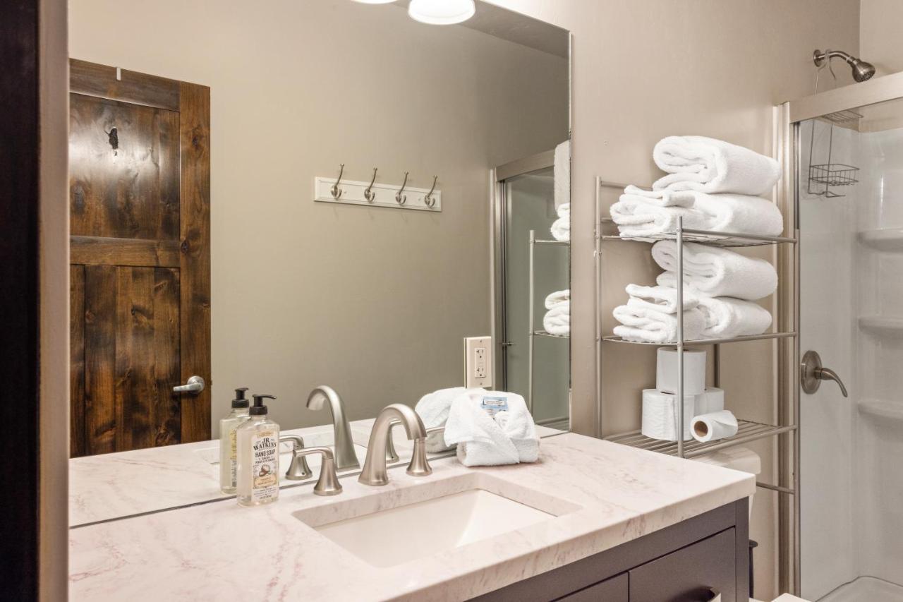 The Yellowstone Hideaway Unit A เวสต์เยลโลว์สโตน ภายนอก รูปภาพ