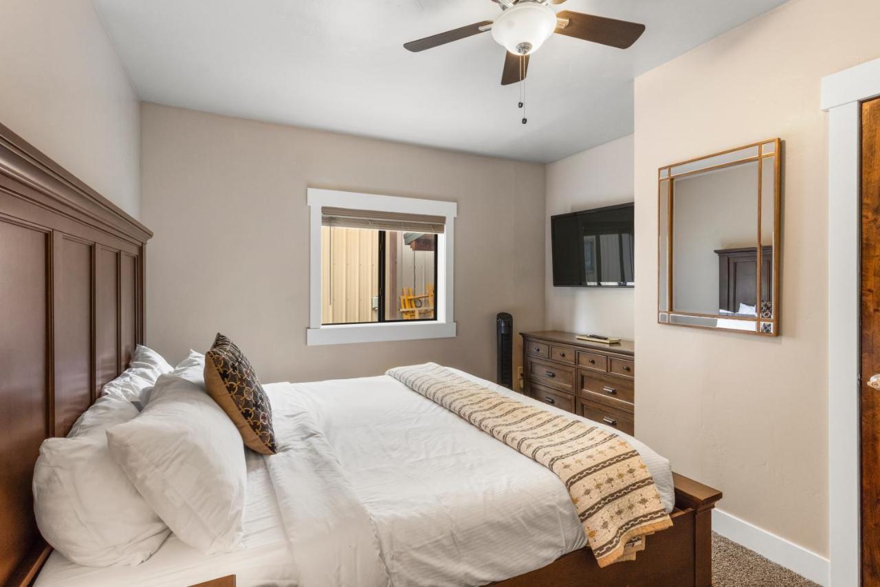 The Yellowstone Hideaway Unit A เวสต์เยลโลว์สโตน ภายนอก รูปภาพ